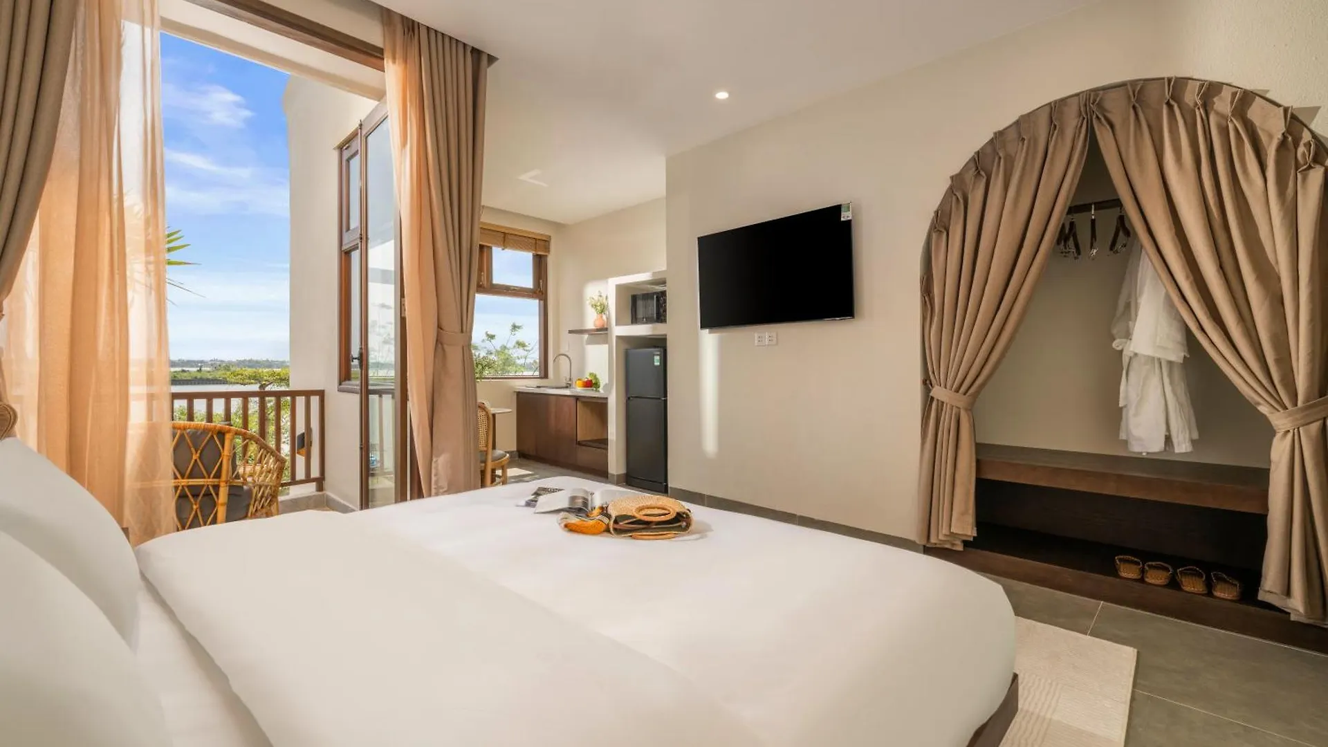 Mangala Riverfront Hoi An 0*,